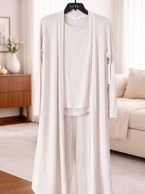 Nicole Miller 3 Piece Light Cream Women's Sleep Set NWT